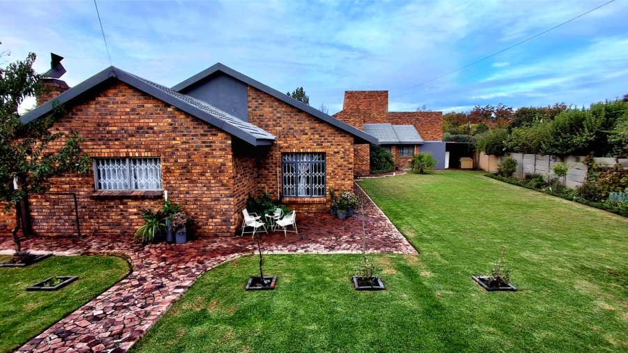 5 Bedroom Property for Sale in Vaalpark Free State